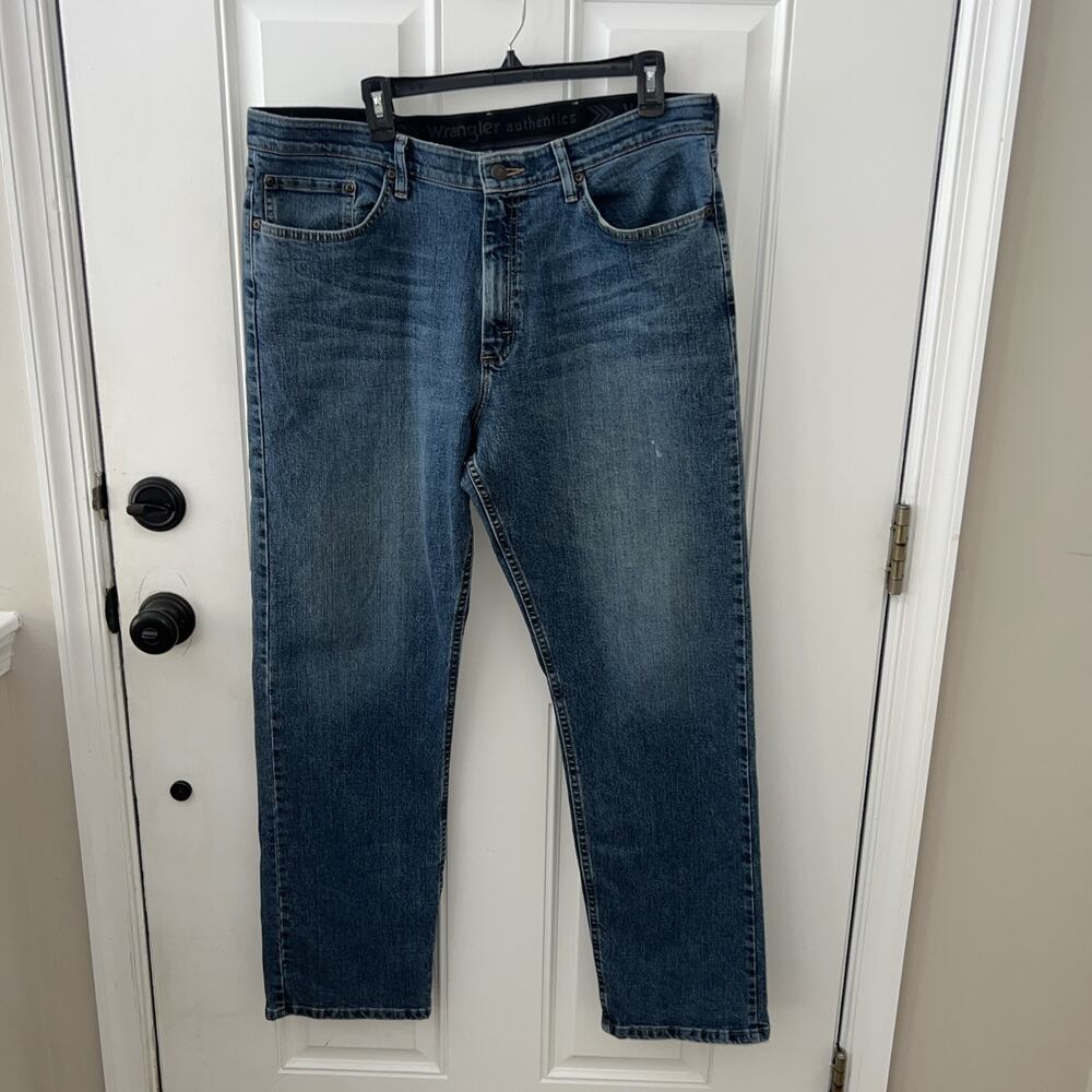 Wrangler Authentics Jeans Men's Size 36x32 Regular Relaxed Fit High Rise Denim